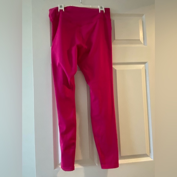 Pink Nike tights. - Picture 3 of 5